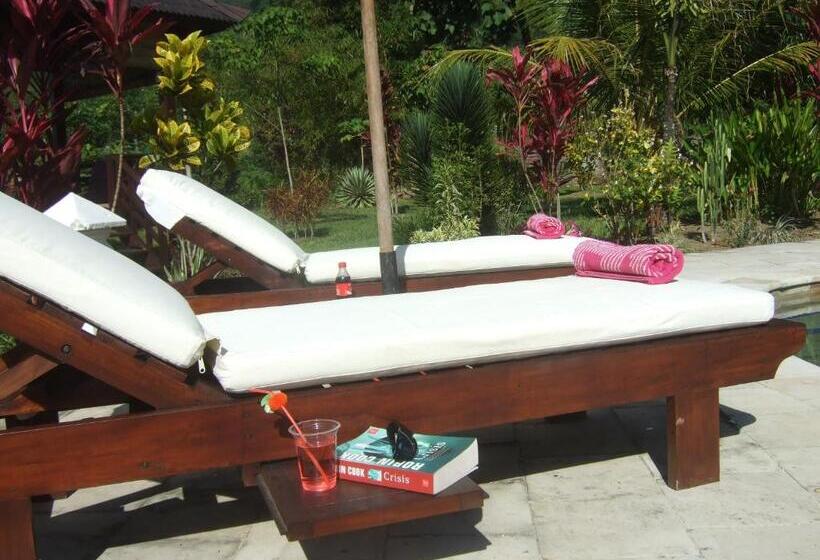 پانسیون Guesthouse Rumah Senang