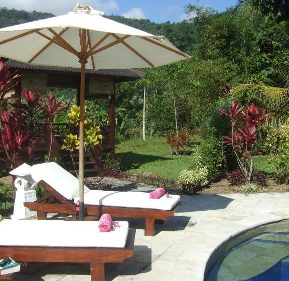 پانسیون Guesthouse Rumah Senang