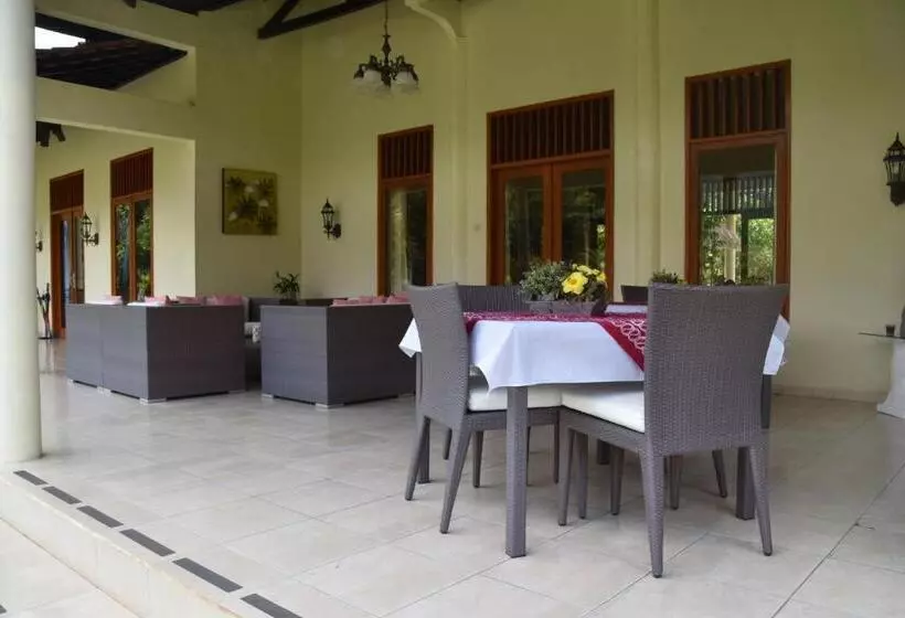 Majatalo Guesthouse Rumah Senang