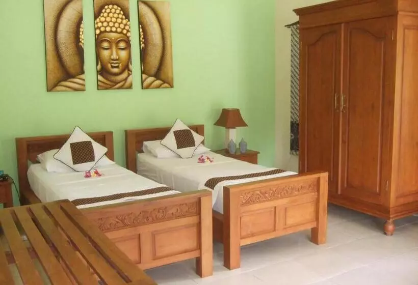 Majatalo Guesthouse Rumah Senang