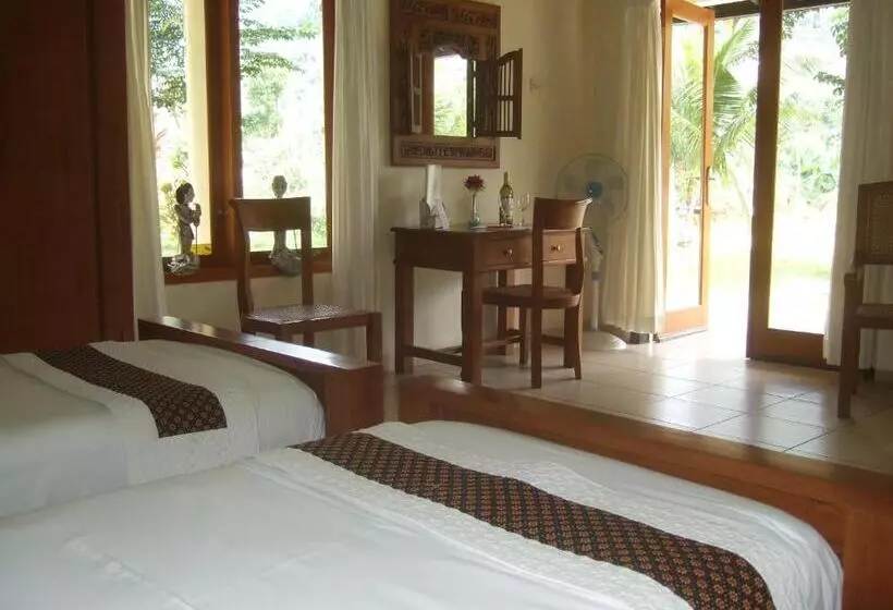 Majatalo Guesthouse Rumah Senang