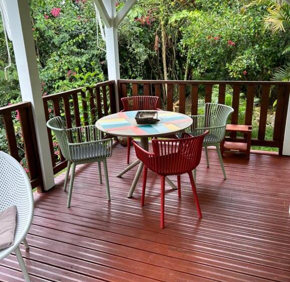 پانسیون L Escale Tropicale