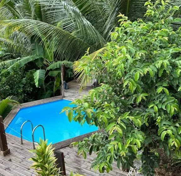 پانسیون L Escale Tropicale