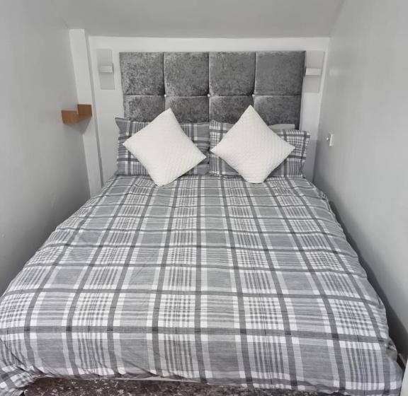 Bed and Breakfast Glenfern Guest House And A Separate Cottage With Its Own Private Hot Tub