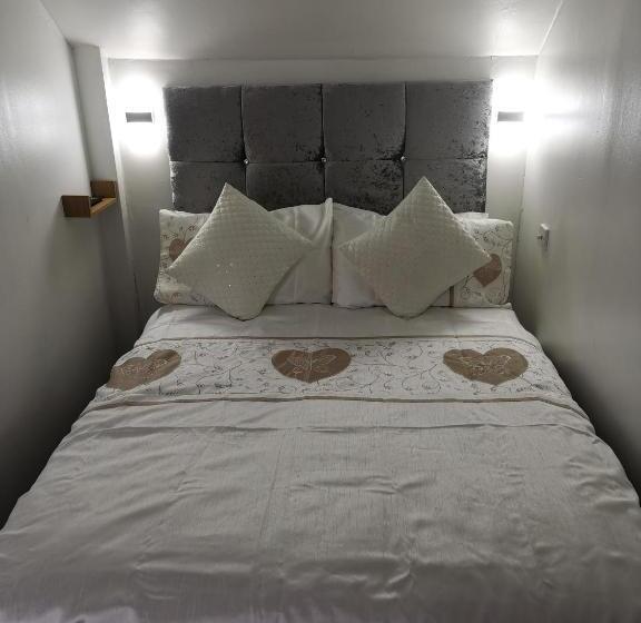 Bed and Breakfast Glenfern Guest House And A Separate Cottage With Its Own Private Hot Tub