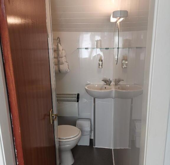 Bed and Breakfast Glenfern Guest House And A Separate Cottage With Its Own Private Hot Tub