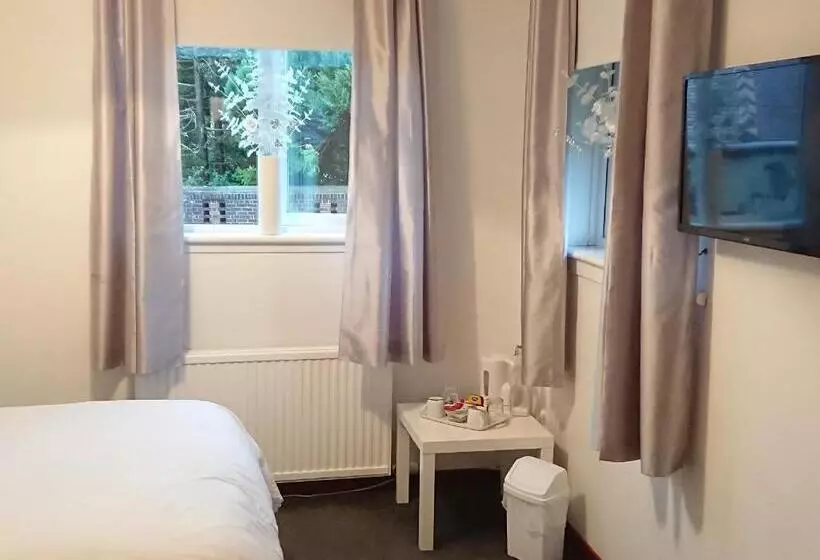 تختخواب و صبحانه Glenfern Guest House And A Separate Cottage With Its Own Private Hot Tub