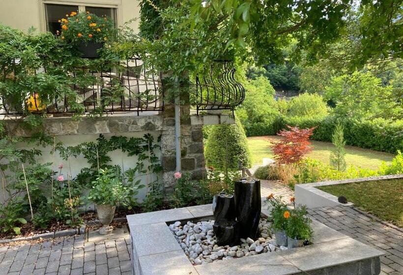 ベッドアンドブレックファースト Les Hortensias