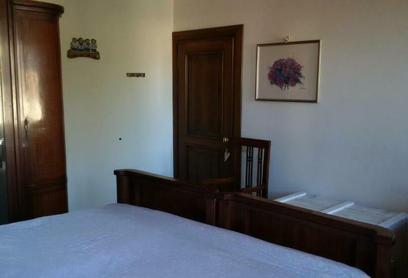 مبيت وإفطار Villa Dei Pini