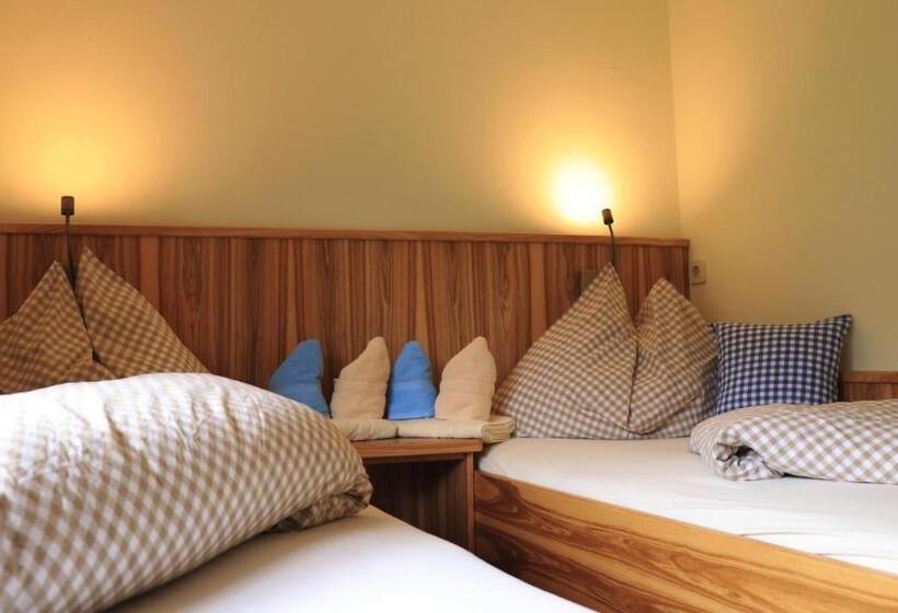 ペンション Gasthof Lamprechtbauer