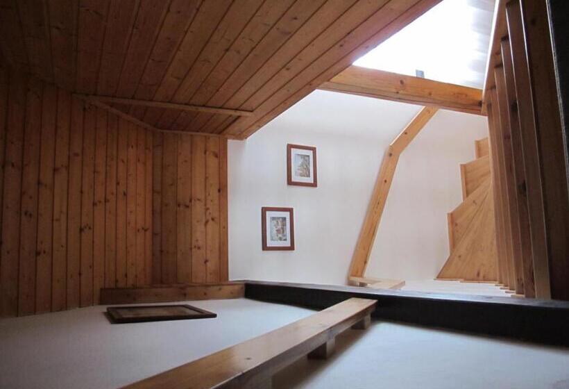 Panzió Guest House U Lakomce