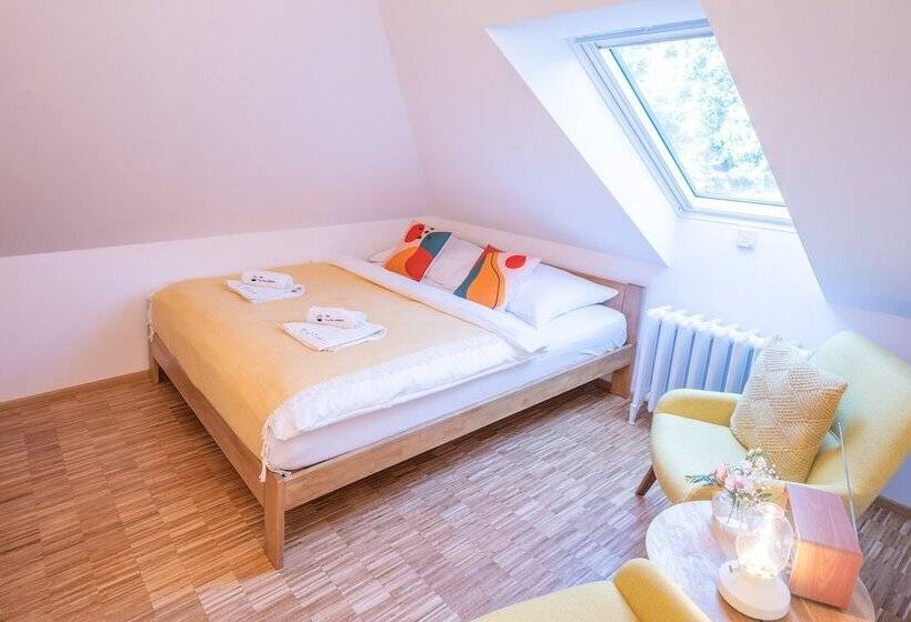 بنسيون Vila Na Landeku