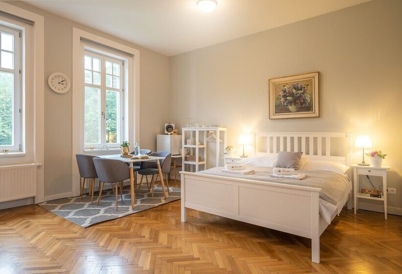 بنسيون Vila Na Landeku