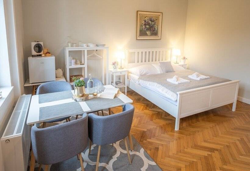 بنسيون Vila Na Landeku