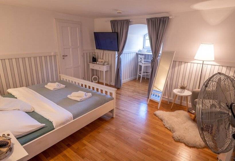 بنسيون Vila Na Landeku