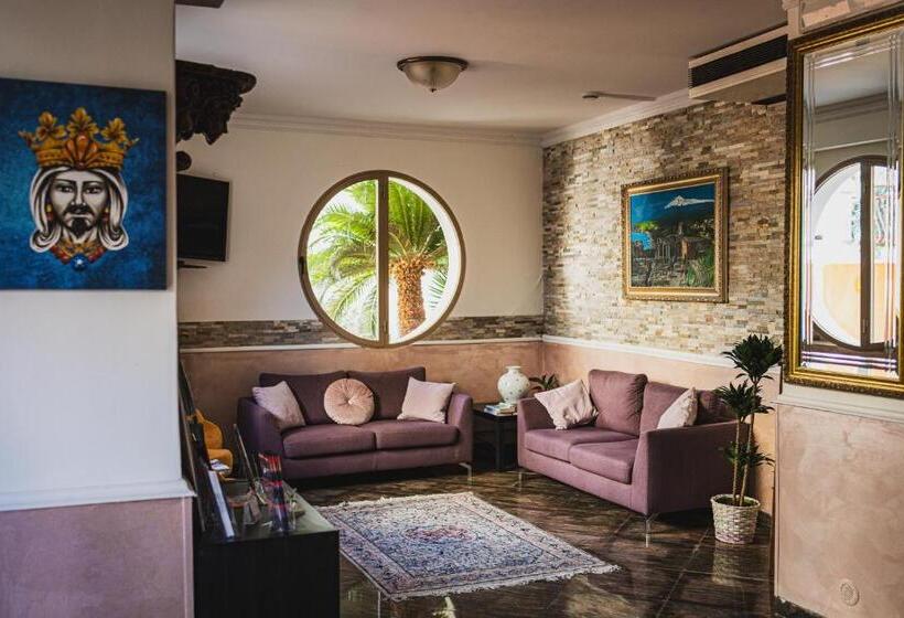 בית מלון כפרי Alexander