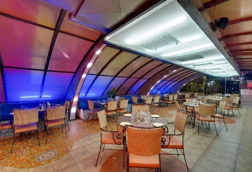 בית מלון כפרי Combermere