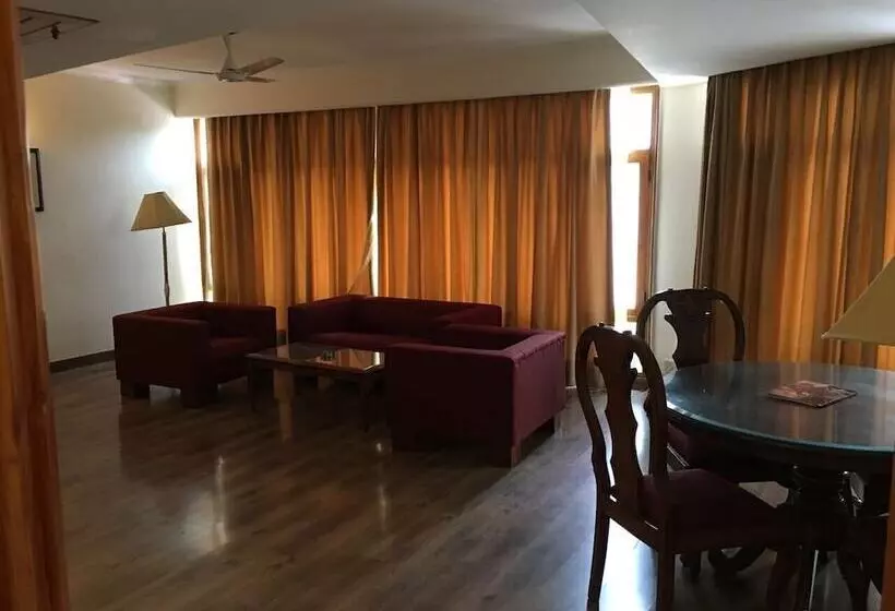 בית מלון כפרי Combermere