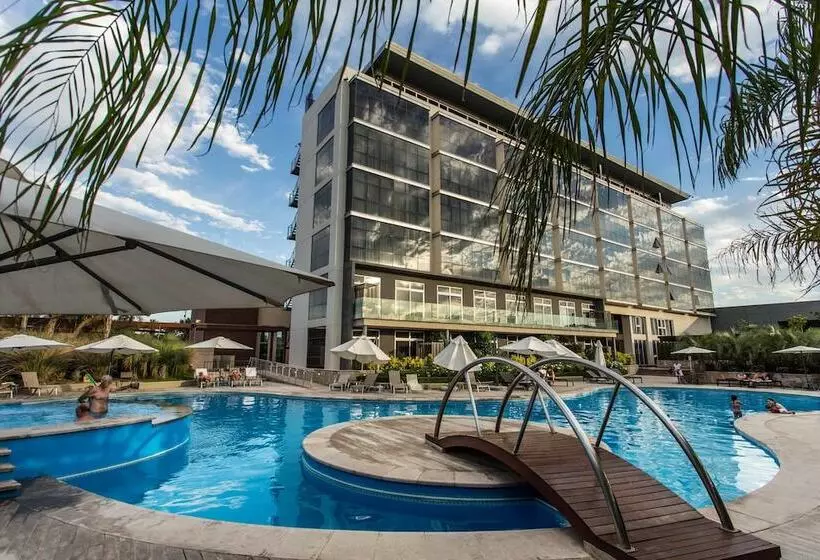 Отель Esplendor By Wyndham Mendoza