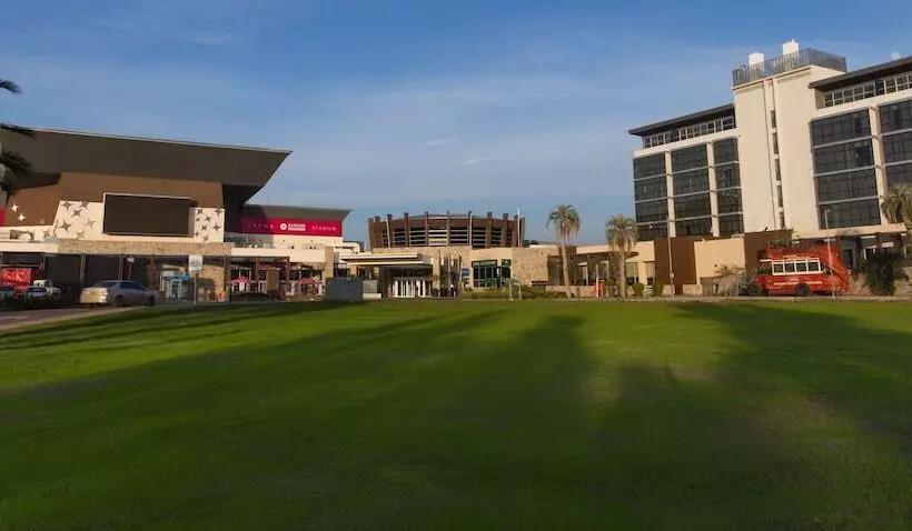 Отель Esplendor By Wyndham Mendoza