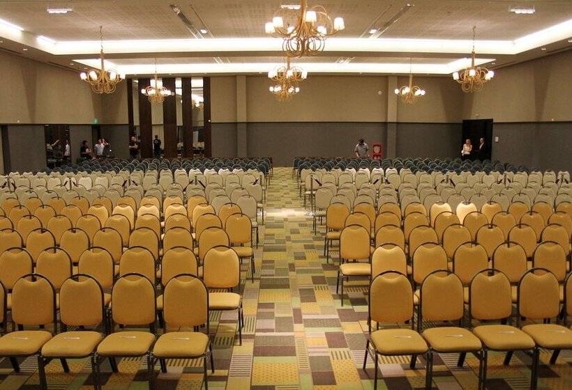 בית מלון כפרי Esplendor By Wyndham Mendoza