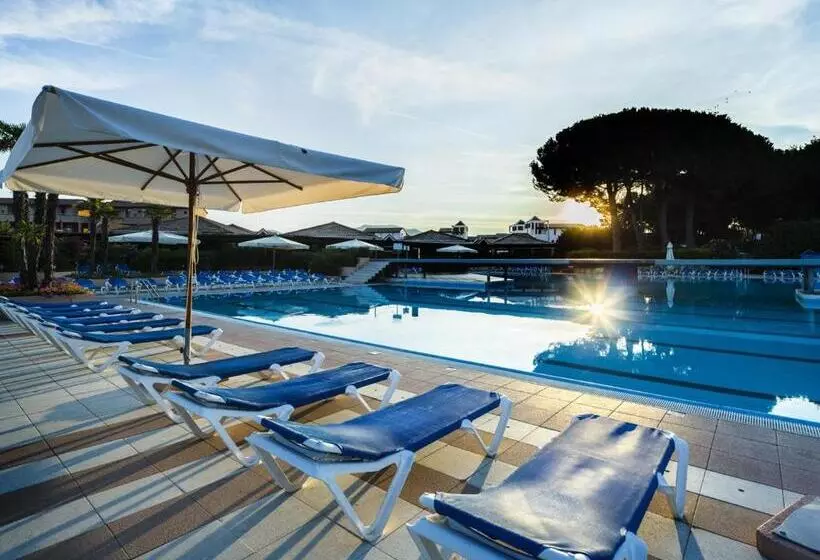 Отель Garden Toscana Resort