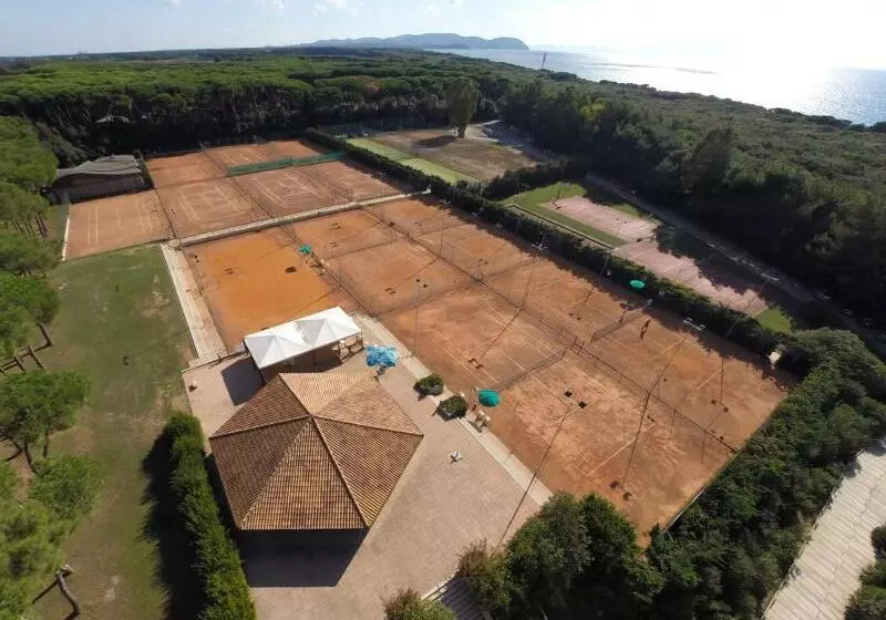 Отель Garden Toscana Resort