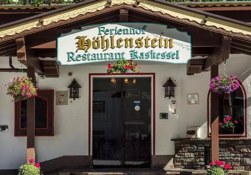 ホテル Höhlenstein
