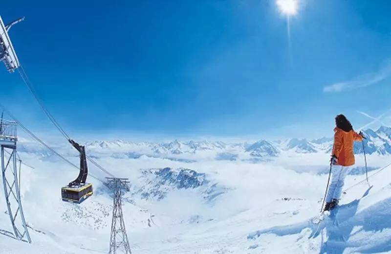 ホテル Höhlenstein