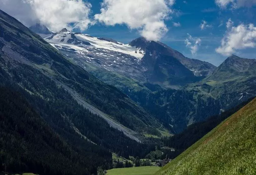 ホテル Höhlenstein