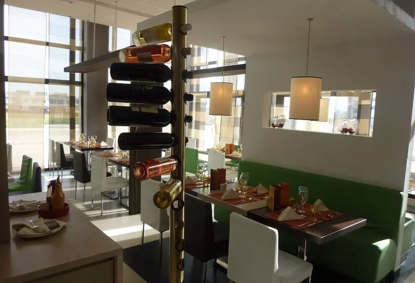 هتل Ibis Oran Les Falaises