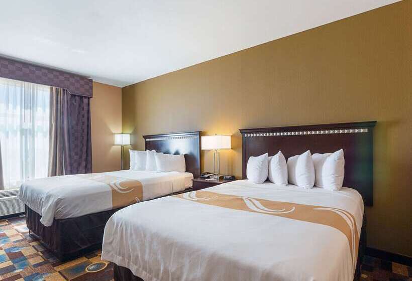 Отель Quality Inn & Suites