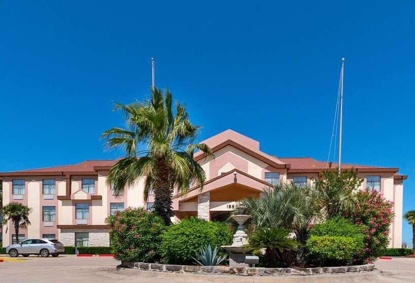 Отель Quality Inn & Suites