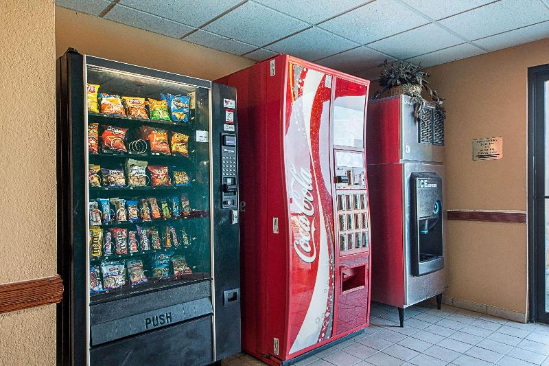 Отель Quality Inn & Suites