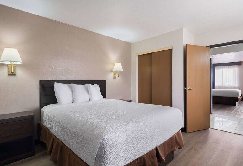 ホテル Travelodge By Wyndham Tucson Az