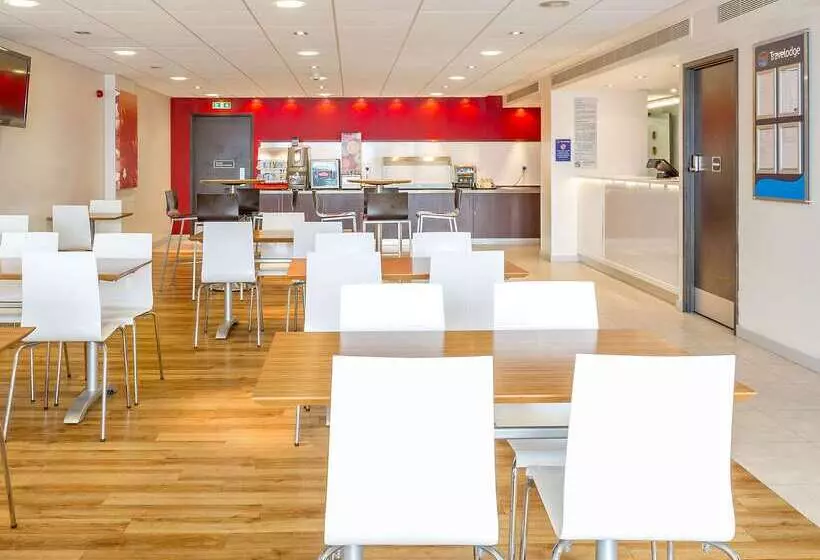 ホテル Travelodge London Whetstone