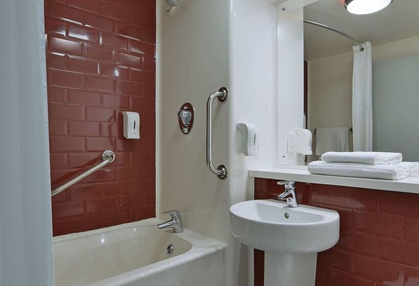 فندق Travelodge Paignton Seafront