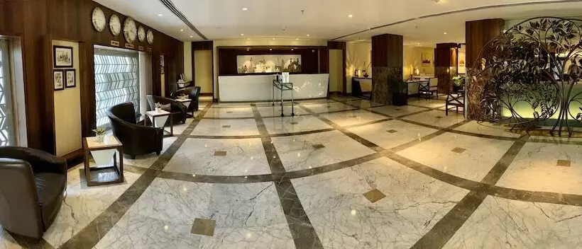 ホテル Vivanta Vadodara