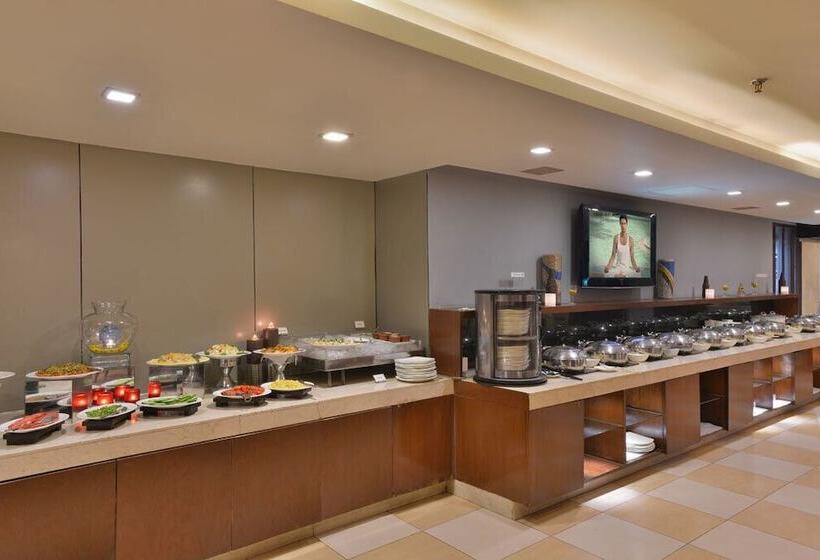 酒店 Vivanta Vadodara