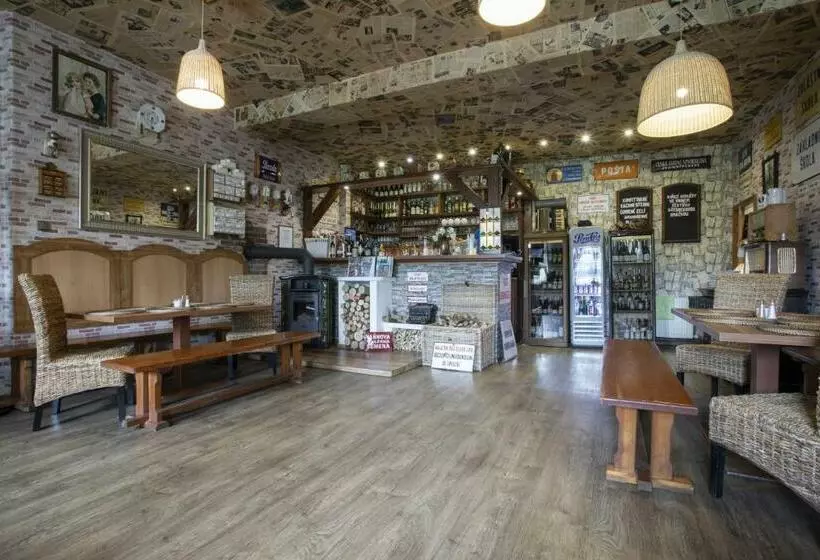 Retkeilymaja Restaurace Stará Lípa