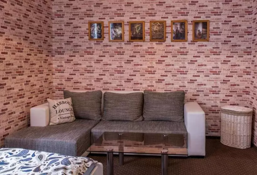 Retkeilymaja Restaurace Stará Lípa