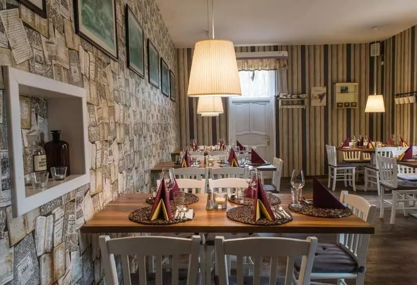 Retkeilymaja Restaurace Stará Lípa