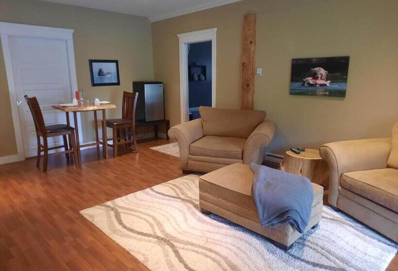 Beaver Hut Bed And Breakfast