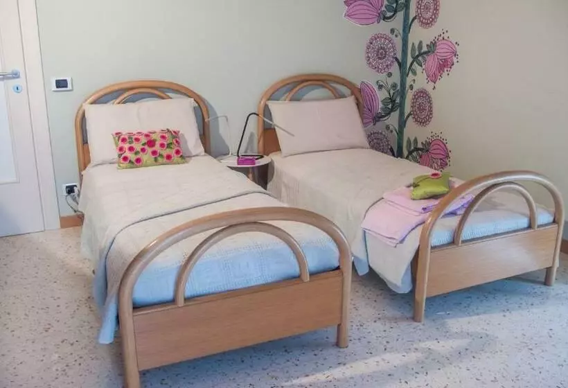تختخواب و صبحانه A Casa Di Maria