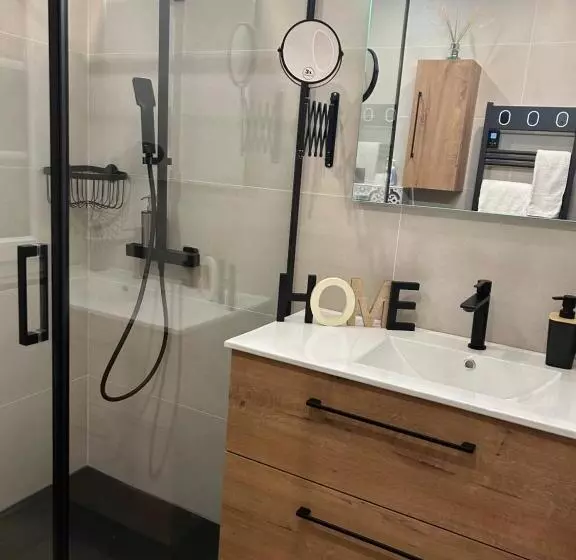 Aamiaismajoitus (B&B) Chambre D Hôtes De La Riaille 400 M De La Dolce Via