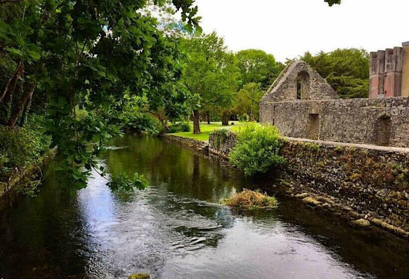 مبيت وإفطار Nymphsfield House