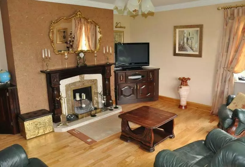 Aamiaismajoitus (B&B) Nymphsfield House