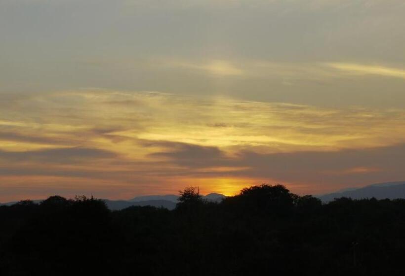 مبيت وإفطار Nymphsfield House