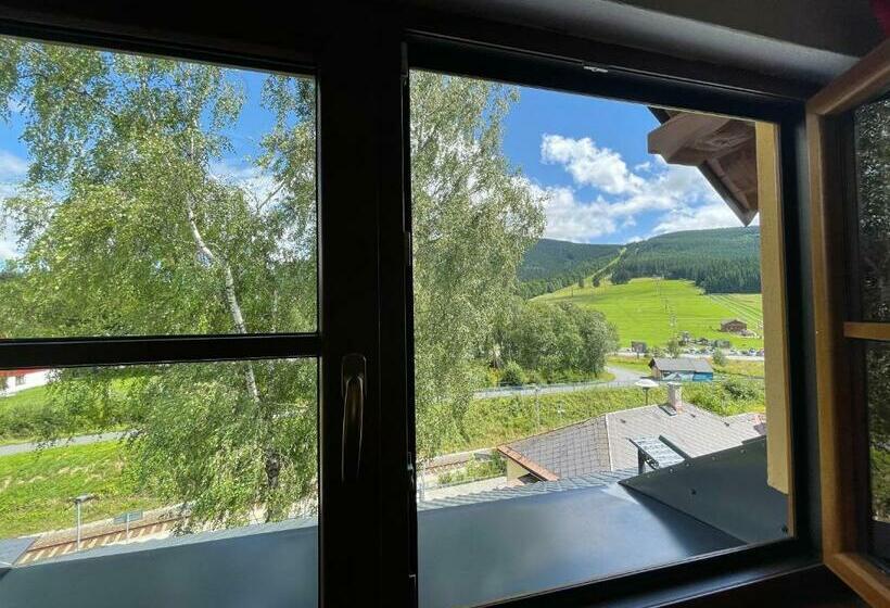 ホテル Chata Ramzovské Sedlo