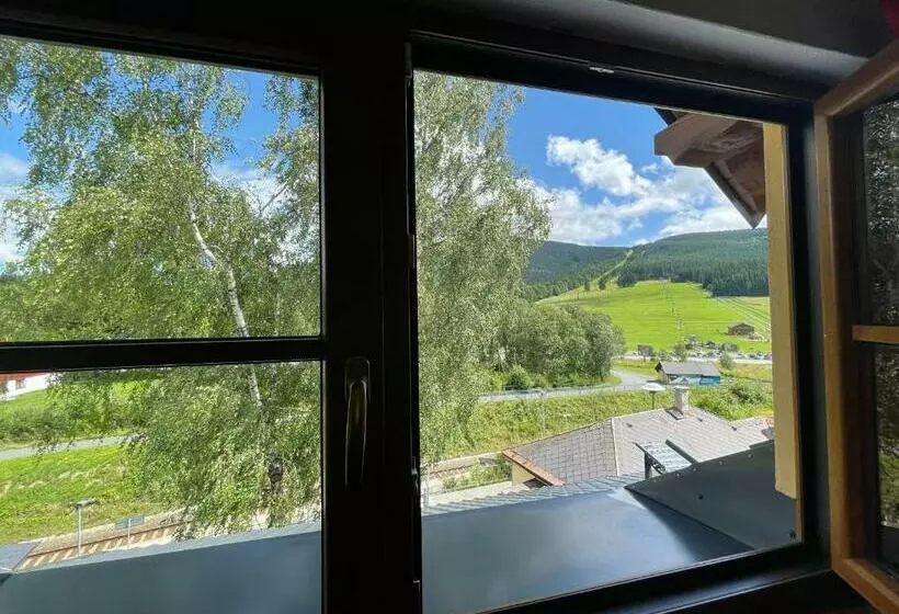 Hotelli Chata Ramzovské Sedlo